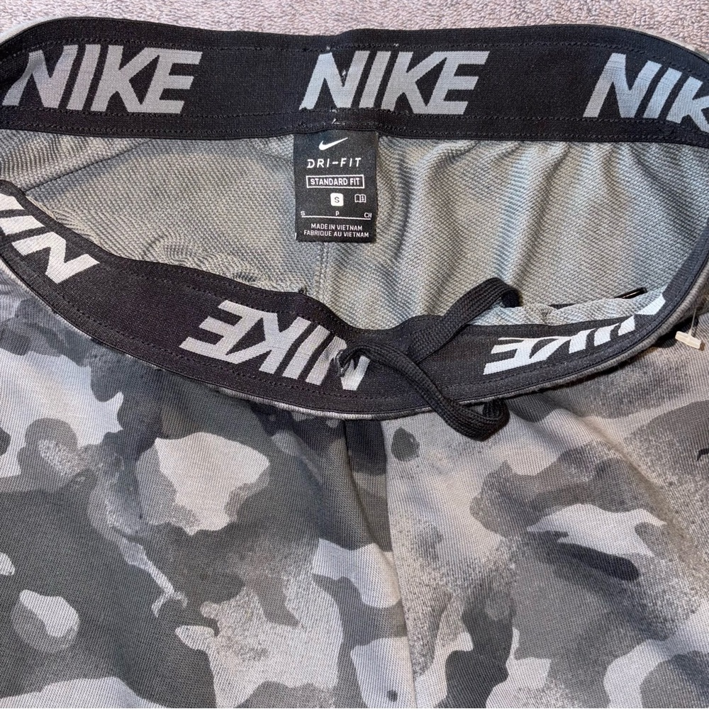 Nike Athletic Pants Sweatpants Camo Training Gray Black CU6200-010 Men's S - Picture 5 of 8